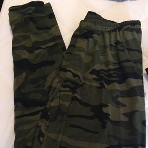 Camouflage Leggings, Size L